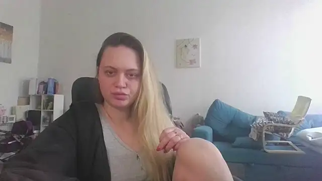 Snapshot of Cynoraye chatting on 02.17.26 Cynoraye online show from 02.17.26