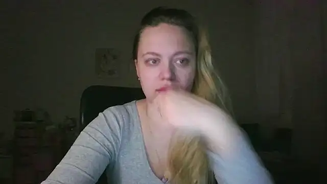 Snapshot of Cynoraye chatting on 03.04.26 Cynoraye online show from 03.04.26