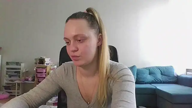 Snapshot of Cynoraye chatting on 03.04.26 Cynoraye online show from 03.04.26