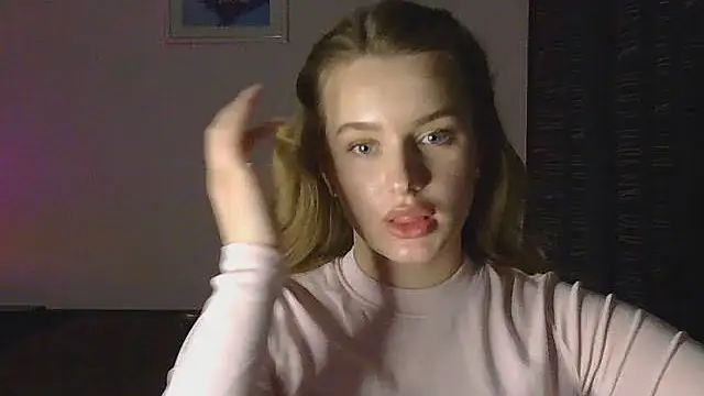 Snapshot of Lorivess chatting on 02.18.26 Lorivess online show from 02.18.26