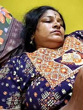 Snapshot of navyasree143 chatting on 10.08.25 navyasree143 online show from 10.08.25