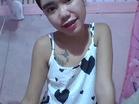 Snapshot of SweetPussie18x chatting on 05.26.26 SweetPussie18x online show from 05.26.26