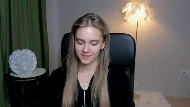 JuneWoods online show from 10.03.25