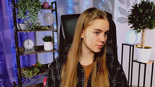 JuneWoods online show from 12.17.25