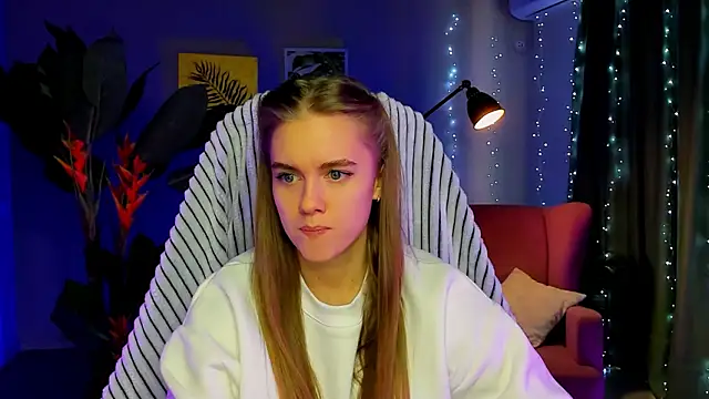 JuneWoods online show from 02.04.26