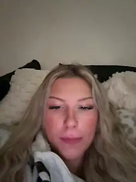 blondeeee online show from 04.04.26