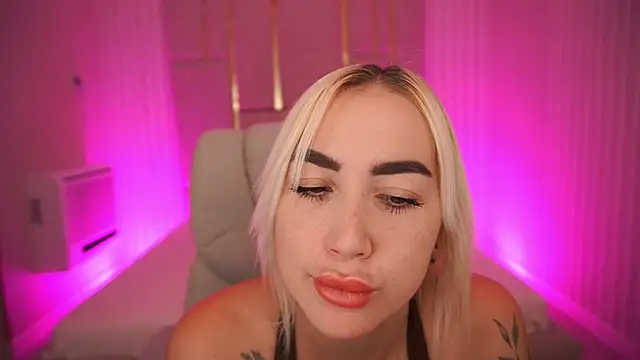 MariellaVi online show from 09.26.25