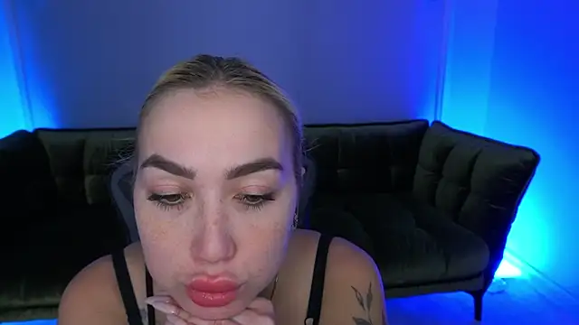 MariellaVi online show from 09.30.25