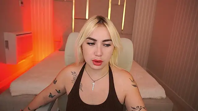 MariellaVi online show from 10.06.25