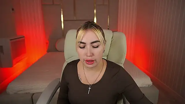 MariellaVi online show from 10.11.25