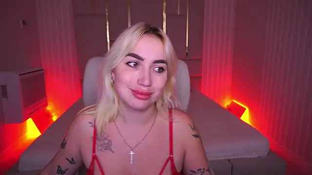 MariellaVi online show from 10.13.25