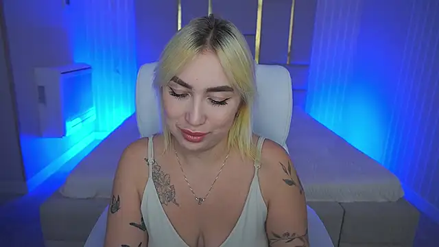 MariellaVi online show from 10.22.25