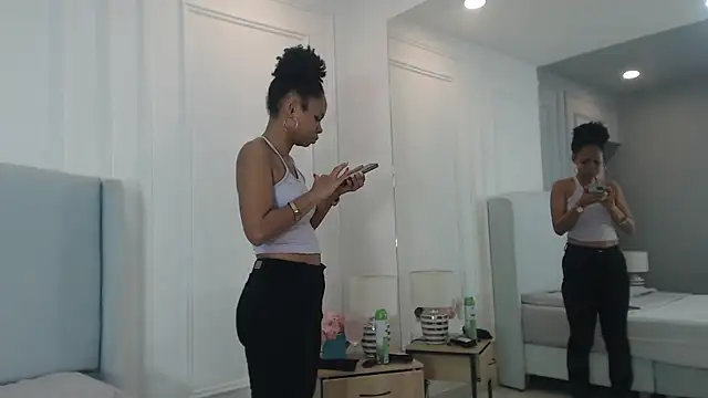 Snapshot of ChantalGarner chatting on 12.20.25 ChantalGarner online show from 12.20.25