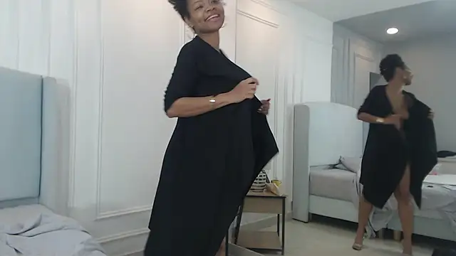 Snapshot of ChantalGarner chatting on 12.22.25 ChantalGarner online show from 12.22.25