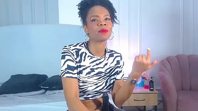 Snapshot of ChantalGarner chatting on 04.29.26 ChantalGarner online show from 04.29.26