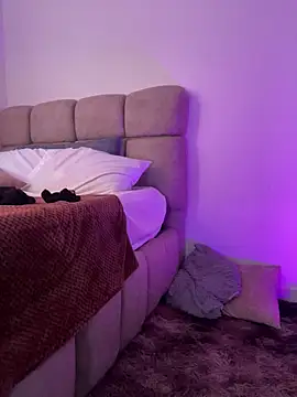 Dania Oconor online show from 11.26.25