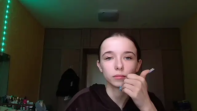 Emilia Light online show from 04.10.26