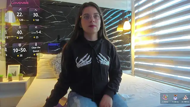 ZOE LE online show from 10.22.25