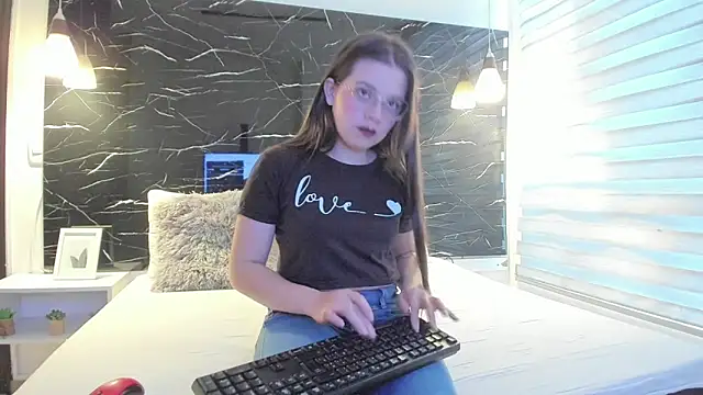 Snapshot of ZOE_LE chatting on 01.17.26 ZOE LE online show from 01.17.26