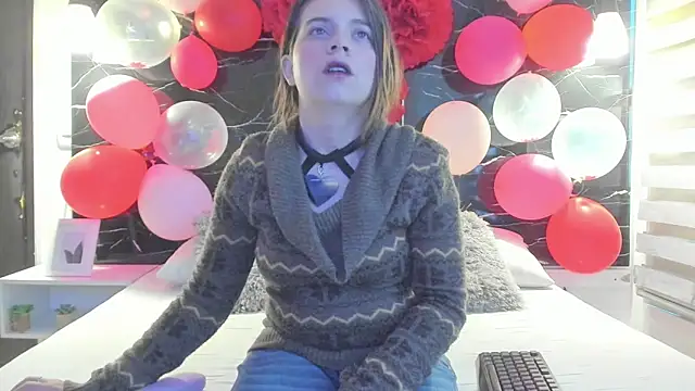 Snapshot of ZOE_LE chatting on 02.17.26 ZOE LE online show from 02.17.26