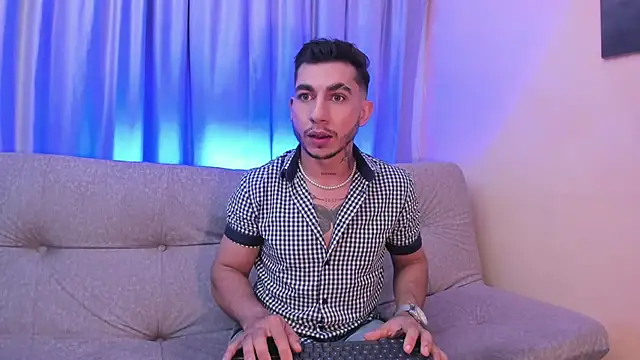 Taylor Lewiis online show from 10.03.25