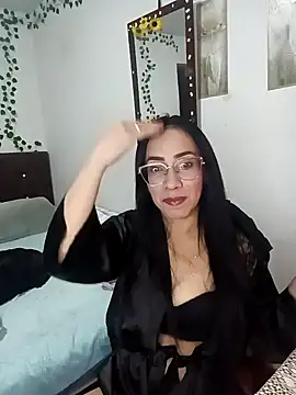 Snapshot of YaraDuartee chatting on 01.15.26 YaraDuartee online show from 01.15.26