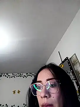 Snapshot of YaraDuartee chatting on 01.16.26 YaraDuartee online show from 01.16.26