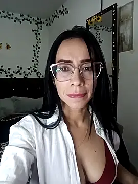 Snapshot of YaraDuartee chatting on 02.04.26 YaraDuartee online show from 02.04.26