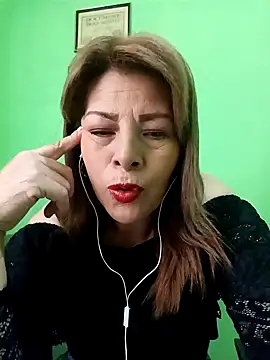 Snapshot of VANESSA__01 chatting on 10.14.25 VANESSA 01 online show from 10.14.25