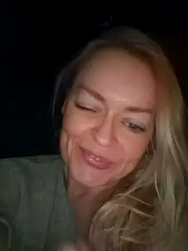 demidelightfulxx online show from 10.26.25