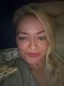 demidelightfulxx online show from 10.29.25