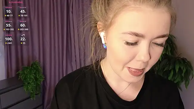 TwixieGuo online show from 11.26.25