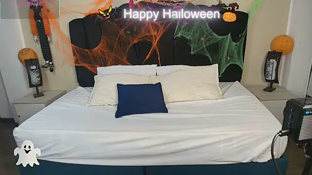 GabySweett  online show from 10.31.25