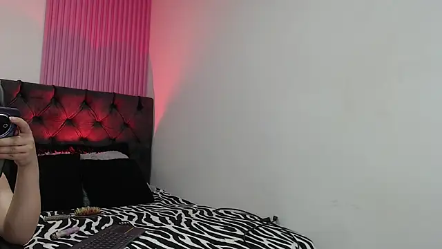 iam kinky online show from 10.27.25