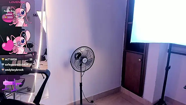 Caroline Millerr online show from 11.05.25