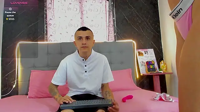 CharlotteAndSimon online show from 03.05.26