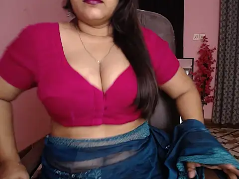 Queen Homaira online show from 10.03.25
