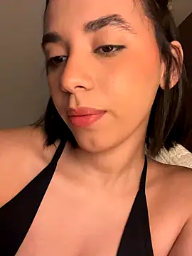 Capricho 01 online show from 10.27.25