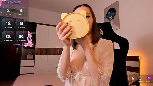 Snapshot of AmyVilvet_ chatting on 09.28.25 AmyVilvet  online show from 09.28.25