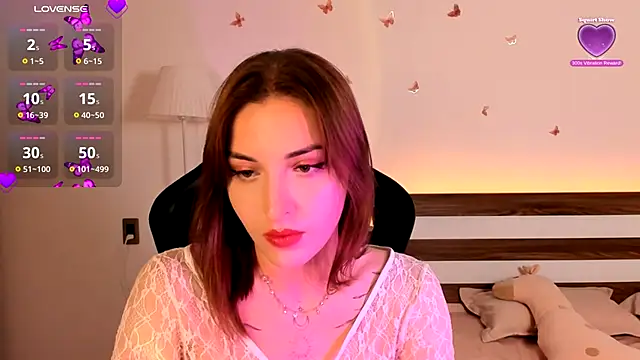 Snapshot of AmyVilvet_ chatting on 10.25.25 AmyVilvet  online show from 10.25.25