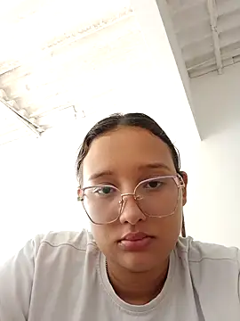 Snapshot of young_dairy01 chatting on 10.07.25 young dairy01 online show from 10.07.25
