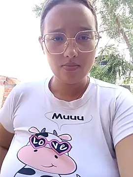 Snapshot of young_dairy01 chatting on 10.31.25 young dairy01 online show from 10.31.25