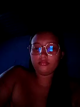 Snapshot of young_dairy01 chatting on 11.21.25 young dairy01 online show from 11.21.25