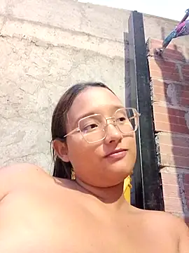 Snapshot of young_dairy01 chatting on 11.21.25 young dairy01 online show from 11.21.25