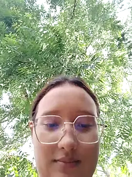 Snapshot of young_dairy01 chatting on 11.26.25 young dairy01 online show from 11.26.25