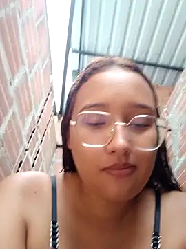 Snapshot of young_dairy01 chatting on 12.20.25 young dairy01 online show from 12.20.25