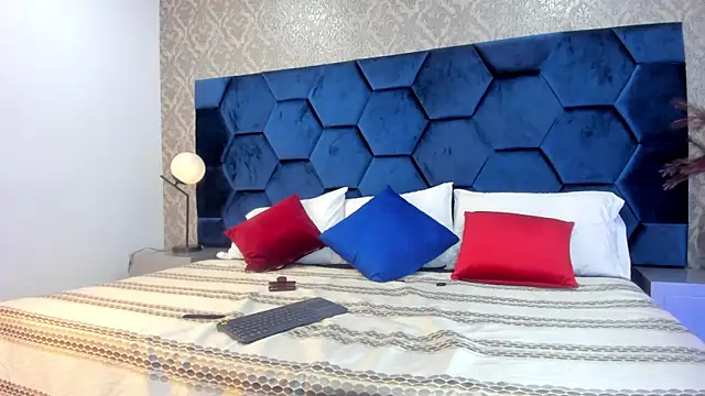 Angelina Roa online show from 11.29.25