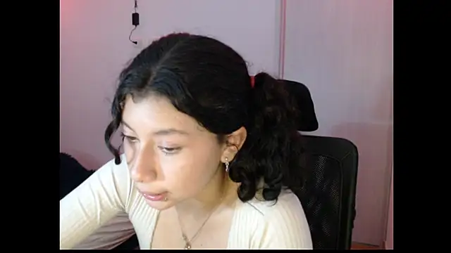 Ivonnybonn online show from 10.29.25