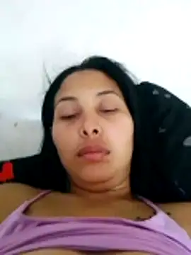 Snapshot of mommy-hot-valeria chatting on 04.12.26 mommy-hot-valeria online show from 04.12.26