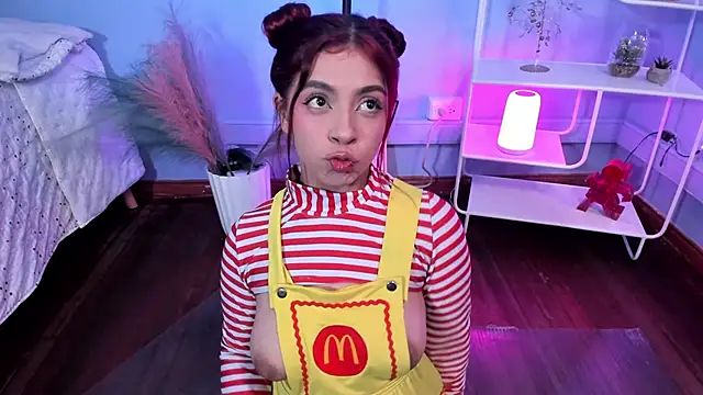 Snapshot of KathiaSaenz_ chatting on 10.02.25 KathiaSaenz  online show from 10.02.25